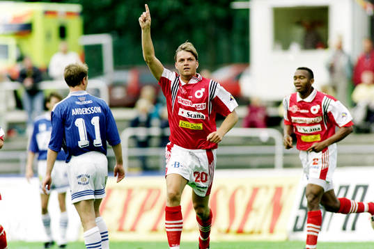  Tomas Olsson, Degerfors jublar efter mål.
