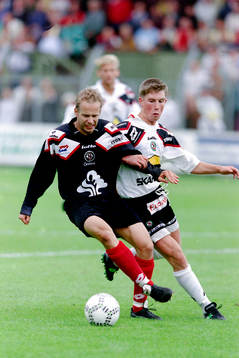 Malmö FF spelade i Örebros bortatröjor. Niclas Kindvall,