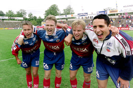  Helsingborgs målskyttar jublar efter matchen. Fr. v Marcus Lantz, Jan Eriksson, Mattias Jonson och Magnus Powell.. 