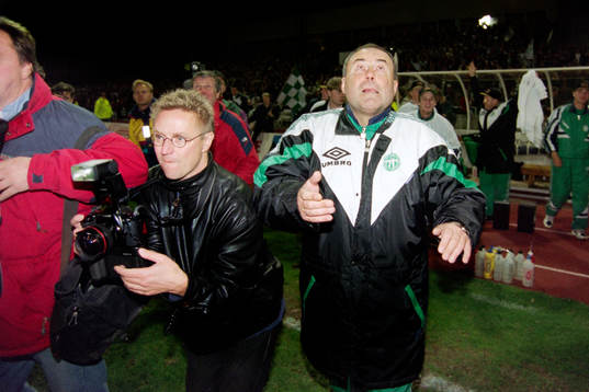  Lennart Söderberg, tränare i Västerås jublar efter matchen. Västerås klara för allsvenskan.