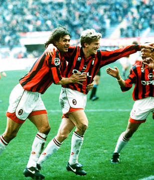 Paolo Maldini och Jesper Blomqvist, Milan, jublar