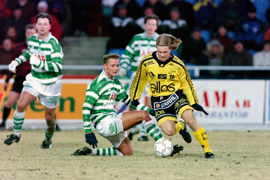  Tobias Linderoth, Elfsborg tar sig förbi västerås Thomas Andersson.