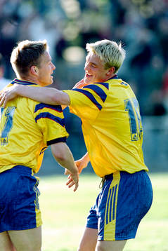 Dan Sahlin och Mathias Svensson, Sverige jublar efter mål.