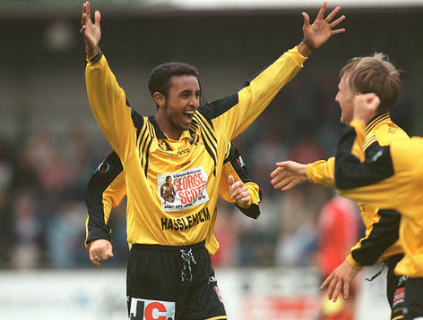  Awet Estefanos, IFK Hässleholm, med sin George Scott-sponsrade tröja

