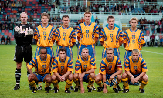  Sveriges startelva, Bakre raden fr. v Thomas Ravelli, Gary Sundgren, Joachim Björklund, Kennet Andersson, Patrik Andersson och Niclas Alexandersson. Främre raden fr. v Martin Dahlin, Pontus Kåmark, Håkan Mild, Jonas Thern och Pär Zetterberg.