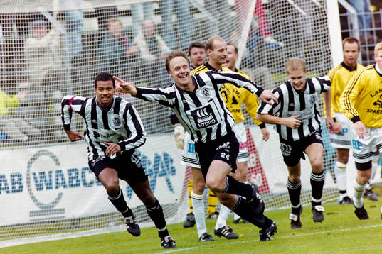  Landskronas Mats Andersson jublar efter mål.
