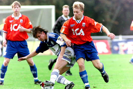  Rami Rantanen, Trelleborg i kamp med Robert Andersson, Göteborg.