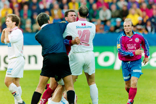 Bråk mellan örgrytes Henrik Bertilsson och helsingborgs Zoran Jovanovski