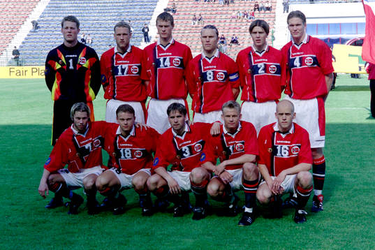 Bakre fr.v. Espen Baardsen, Andreas Lund, Knut Henry