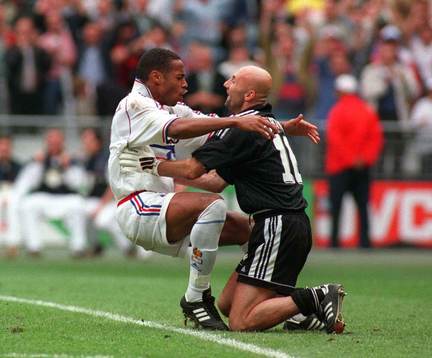  Thierry Henry och Fabien Barthez, Frankrike