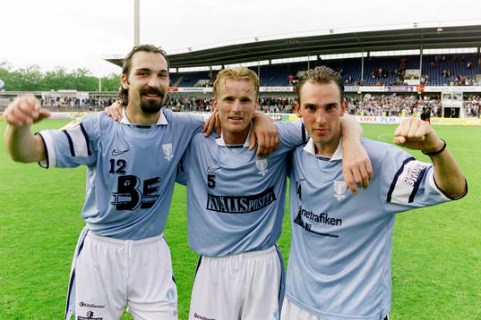  Malmös målskyttar Dejan Pavlovic, Sverrir Sverrisson och Björn Engqvist jublar efter matchen.
