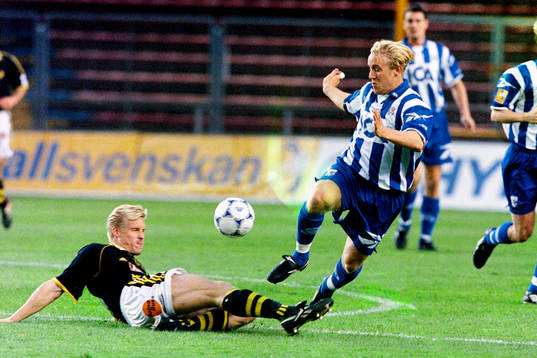  Johan Mjällby, AIK stoppar Pär Karlsson, Göteborg.