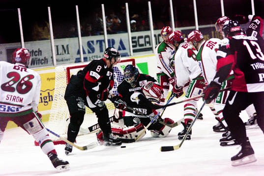 Situation framför malmös målvakt Andreas Hadelöv