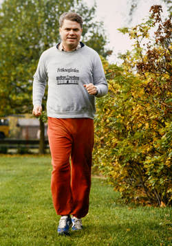 Roger Magnusson joggar.