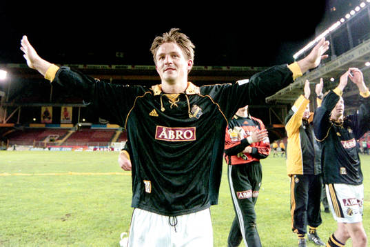  Patrick Englund, AIK jublar efter matchen.