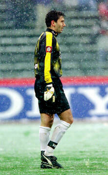  Oka Nikolov of Eintracht Frankfurt.