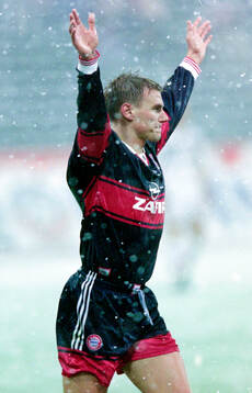  Alexander Zickler of Bayern Munich.