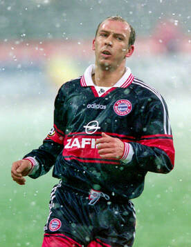  Mario Basler of Bayern Munich.